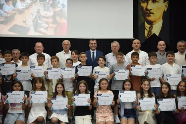 Gönen TECH10’da 288 Öğrenci Mezuniyet Sevinci Yaşadı