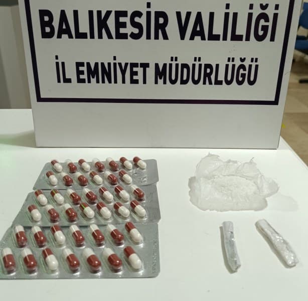 Kırmızı Kamyona Uyuşturucu Operasyonu