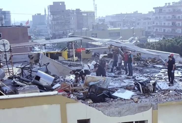 Hatay, Payas, patlama, çatı katı, gaz kaçağı, itfaiye, polis, Fahrettin Altay Caddesi, molozlar, soruşturma