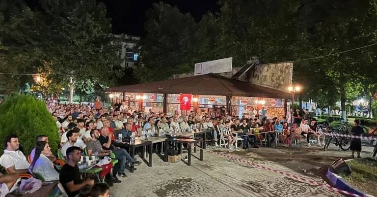 Susurluk, 2024 Avrupa Futbol Şampiyonası, Türkiye-Hollanda maçı, A Milli Takım, dev ekran, Atatürk Parkı, maç heyecanı, mağlubiyet, belediye başkanı, futbol coşkusu