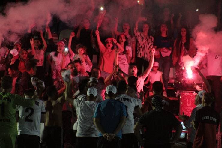 Kuşcenneti Mahalle Muhtarı ve Kuşcenneti Birlik ve Dayanışma Derneğinin ev sahipliğinde 28 Temmuz tarihinde başlayacak olan turnuvaya katılacak olan takımlar şampiyonluk için mücadele edecek.  Turnuva