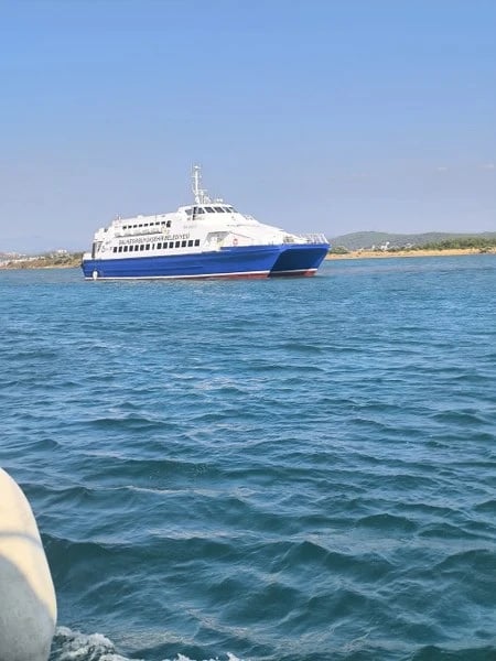 Ayvalık-Midilli Seferini Yapan BADO Gemisi Karaya Oturdu