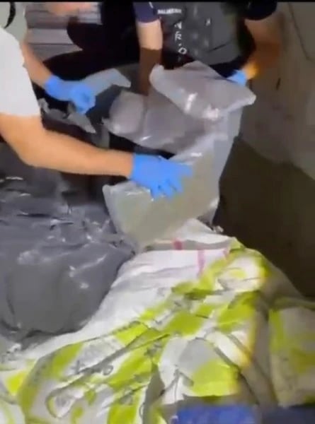 Bandırma'da 11 Kilo Skunk Ele Geçirildi: 2 Tutuklama