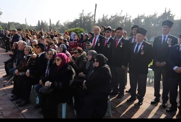 Türkiye Harp Malulü Gaziler Şehit Dul ve Yetimleri Derneği Bandırma Temsilciliğinin hazırladığı gazievi projesinin yerine kafeterya yapması Bandırmalı şehit aileleri ve gazilerin tepkisini çekti. Irak