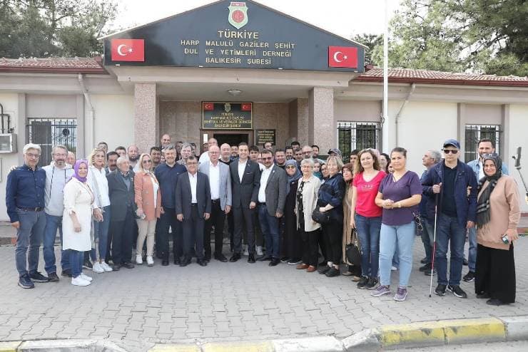 Ahmet Akın İlk Ziyaretini Şehit Yakınları ve Gazilere Yaptı
