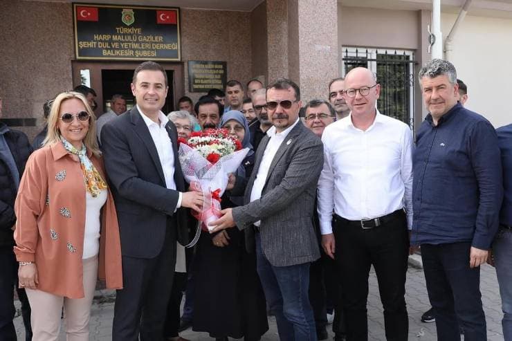 Ahmet Akın İlk Ziyaretini Şehit Yakınları ve Gazilere Yaptı