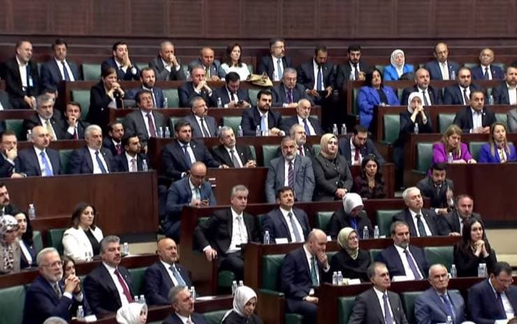 Cumhurbaşkanı Erdoğan, sokak köpekleri, sahipsiz köpekler, bakım evleri, sahiplendirme, hayvan severler, sokak hayvanları düzenlemesi.