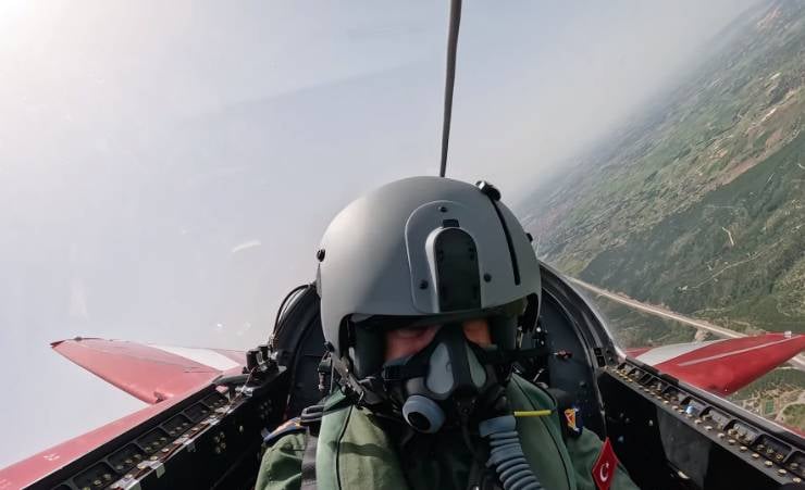 HÜRJET, Orgeneral Ziya Cemal Kadıoğlu, TUSAŞ, Türk Havacılık ve Uzay Sanayii, savunma sanayii, jet motorlu uçak, test uçuşu, Ankara, Hava Kuvvetleri Komutanı.