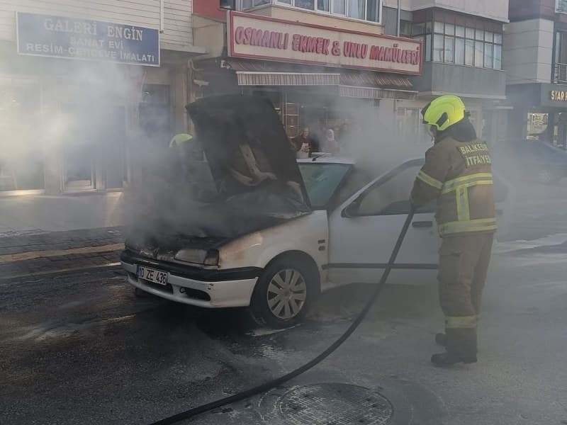 Bandırma otomobil söndürücü, Kayacık Caddesi, itfaiye müdahalesi, araç söndürücü