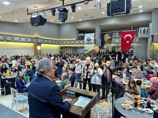 BAŞKAN MİRZA ÖZEL BİREYLER VE AİLELERİYLE İFTAR PROGRAMINDA BULUŞTU