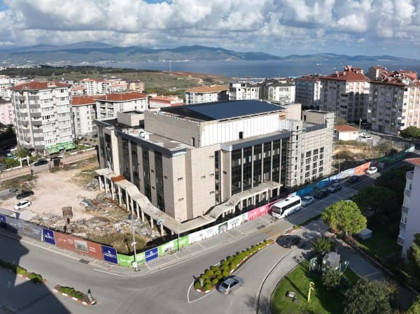 Bandırma'ya İkili Müjde Kültür Merkezi Yükselirken, Yepyeni Bir Gençlik Merkezi Geliyor