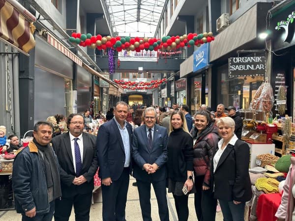 BANDIRMA’DA “SEVGİLİLER GÜNÜ ALIŞVERİŞ GÜNLERİ” BAŞLADI